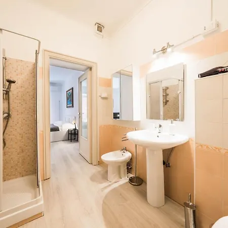La Finestra Sui Palazzi Di Apartamento *