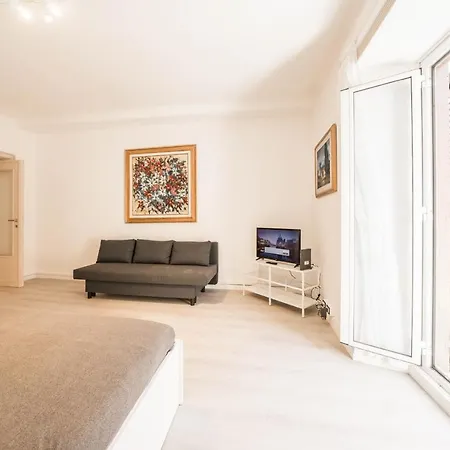 La Finestra Sui Palazzi Di * Roma